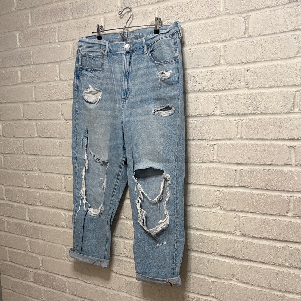 American Eagle Ripped Highest Rise 90s Boyfriend Jean (Size 18 Short)